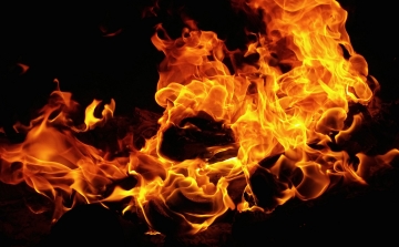 04_pexels-com-blaze-bonfire-burn-672636.jpg